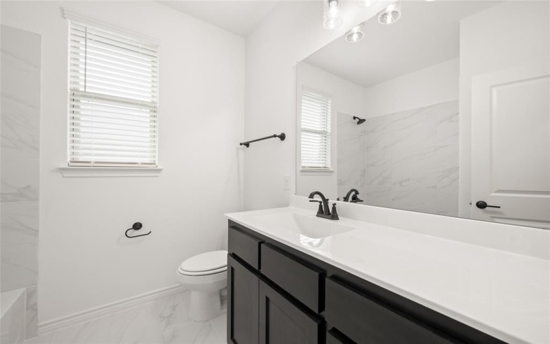 208 Allegheny Drive, Burleson, TX 76028, 5 Habitaciones Habitaciones , ,3 BañosBaños,Residential,En Venta,208 Allegheny Drive,20896963