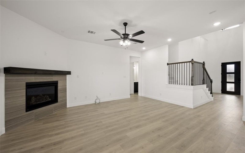 208 Allegheny Drive, Burleson, TX 76028, 5 Habitaciones Habitaciones , ,3 BañosBaños,Residential,En Venta,208 Allegheny Drive,20896963