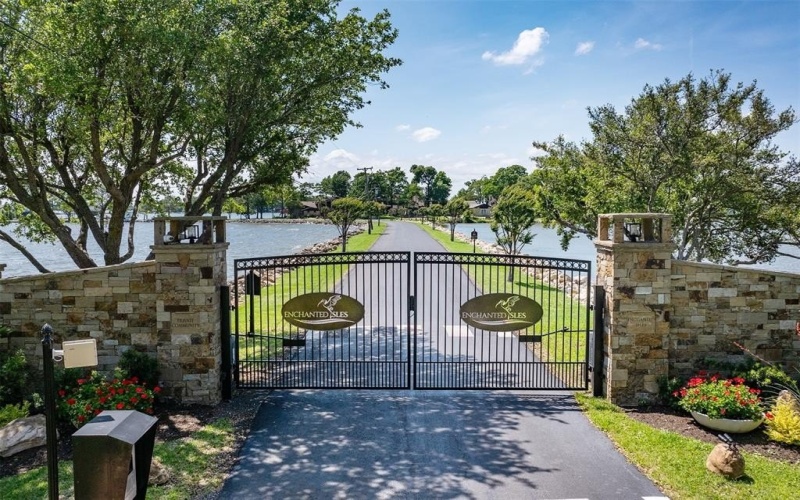 697 Enchanted Isles Drive, Mabank, TX 75156, 2 Habitaciones Habitaciones , ,2 BañosBaños,Residential,En Venta,697 Enchanted Isles Drive,20872943