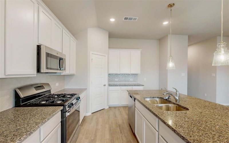 716 Tawny Turn, Lavon, TX 75166, 4 Habitaciones Habitaciones , ,2 BañosBaños,Residential,En Venta,716 Tawny Turn,20840206