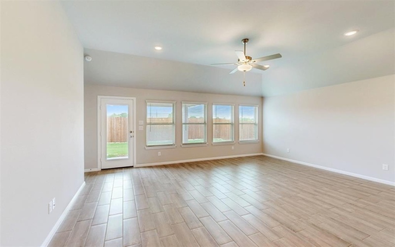 716 Tawny Turn, Lavon, TX 75166, 4 Habitaciones Habitaciones , ,2 BañosBaños,Residential,En Venta,716 Tawny Turn,20840206