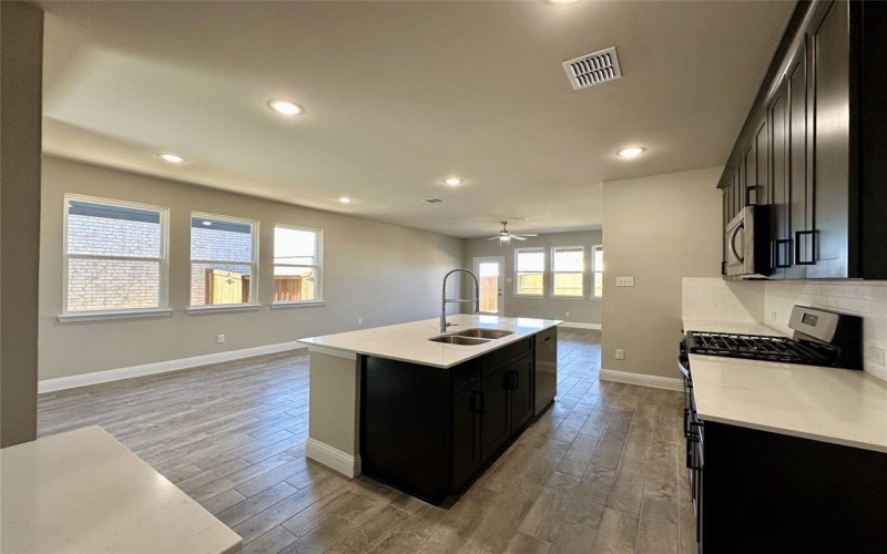 1504 Newcastle Lane, Forney, TX 75126, 4 Habitaciones Habitaciones , ,2 BañosBaños,Residential Lease,En Alquiler,1504 Newcastle Lane,20899400