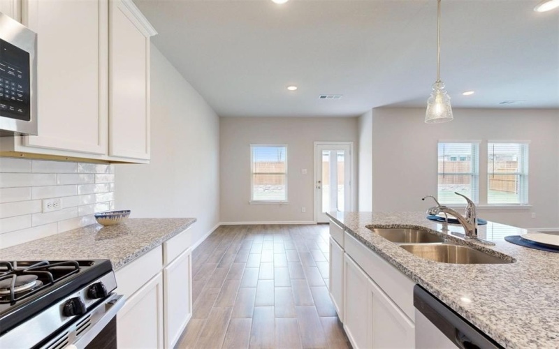 1133 Chandler Drive, Crowley, TX 76036, 5 Bedrooms Bedrooms, ,3 BathroomsBathrooms,Residential,For Sale,1133 Chandler Drive,20817971