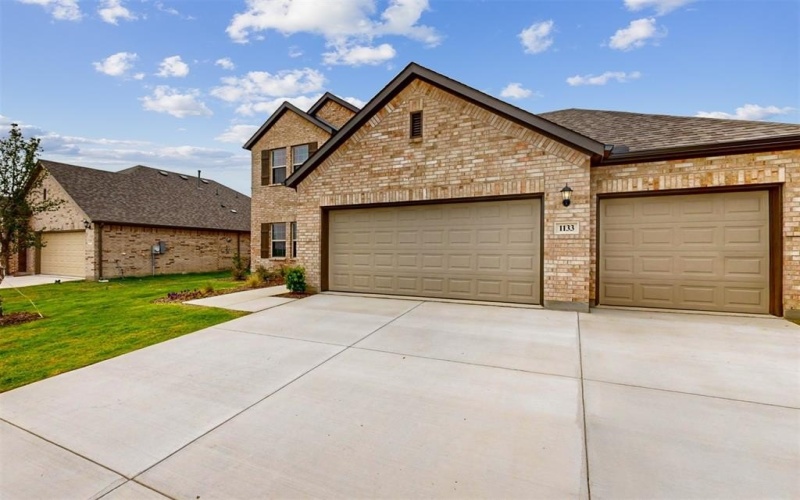 1133 Chandler Drive, Crowley, TX 76036, 5 Bedrooms Bedrooms, ,3 BathroomsBathrooms,Residential,For Sale,1133 Chandler Drive,20817971