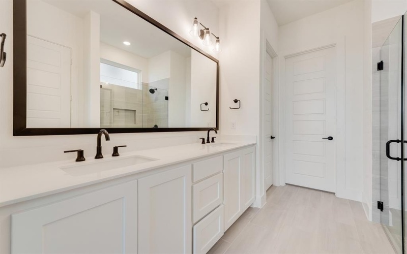 13662 Colony Mews, Frisco, TX 75033, 5 Bedrooms Bedrooms, ,3 BathroomsBathrooms,Residential,For Sale,13662 Colony Mews,20818035