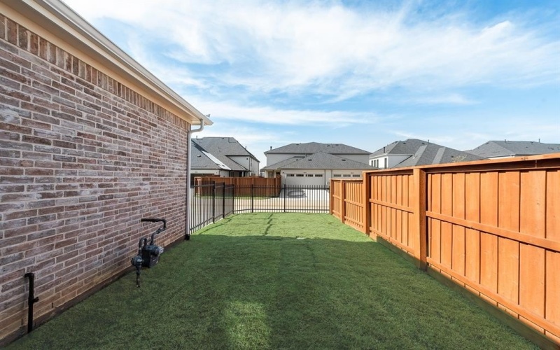 13662 Colony Mews, Frisco, TX 75033, 5 Bedrooms Bedrooms, ,3 BathroomsBathrooms,Residential,For Sale,13662 Colony Mews,20818035