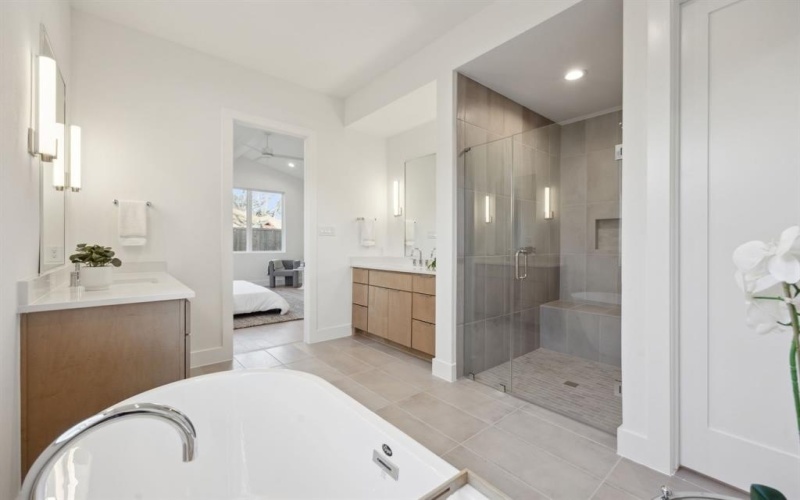 410 Kirkwood Drive, Dallas, TX 75218, 4 Bedrooms Bedrooms, ,3 BathroomsBathrooms,Residential,For Sale,410 Kirkwood Drive,20824804