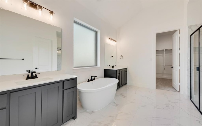 824 Shady Oaks Drive, Rockwall, TX 75087, 4 Bedrooms Bedrooms, ,5 BathroomsBathrooms,Residential,For Sale,824 Shady Oaks Drive,20821838