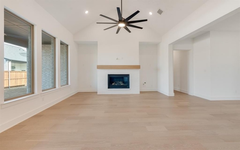 824 Shady Oaks Drive, Rockwall, TX 75087, 4 Bedrooms Bedrooms, ,5 BathroomsBathrooms,Residential,For Sale,824 Shady Oaks Drive,20821838