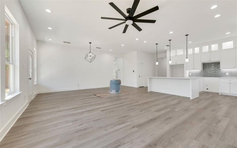 2534 Southland Street, Dallas, TX 75215, 4 Habitaciones Habitaciones , ,2 BañosBaños,Residential,En Venta,2534 Southland Street,20910136