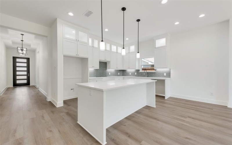 2534 Southland Street, Dallas, TX 75215, 4 Habitaciones Habitaciones , ,2 BañosBaños,Residential,En Venta,2534 Southland Street,20910136