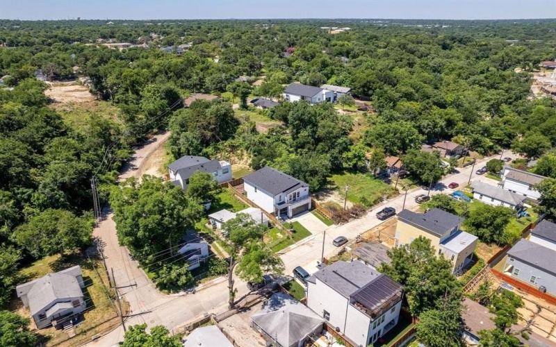 1320 Compton Street, Dallas, TX 75203, 4 Habitaciones Habitaciones , ,2 BañosBaños,Residential,En Venta,1320 Compton Street,20914539