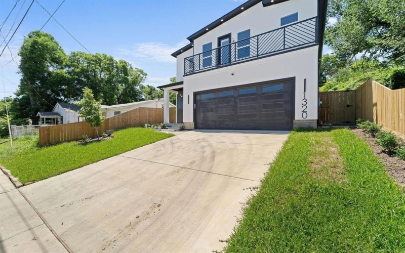 1320 Compton Street, Dallas, TX 75203, 4 Habitaciones Habitaciones , ,2 BañosBaños,Residential,En Venta,1320 Compton Street,20914539