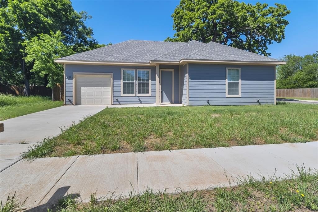 502 S 3rd Street, Bonham, TX 75418, 3 Habitaciones Habitaciones , ,2 BañosBaños,Residential,En Venta,502 S 3rd Street,20925010