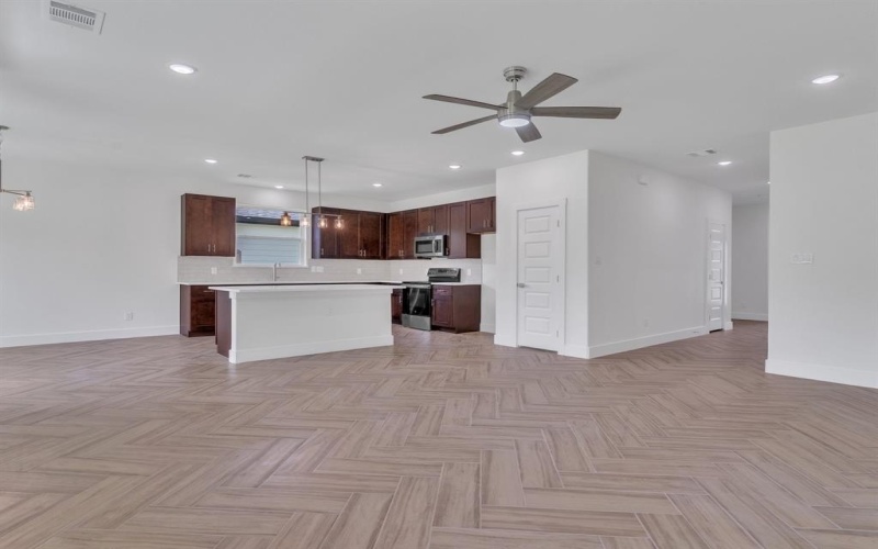 3023 Steepleridge Circle, Granbury, TX 76048, 3 Bedrooms Bedrooms, ,2 BathroomsBathrooms,Residential,For Sale,3023 Steepleridge Circle,20930686
