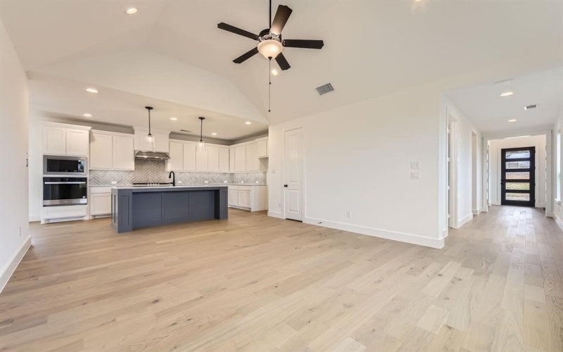 1717 Truro Lane, Fort Worth, TX 76052, 3 Bedrooms Bedrooms, ,2 BathroomsBathrooms,Residential,For Sale,1717 Truro Lane,20931770