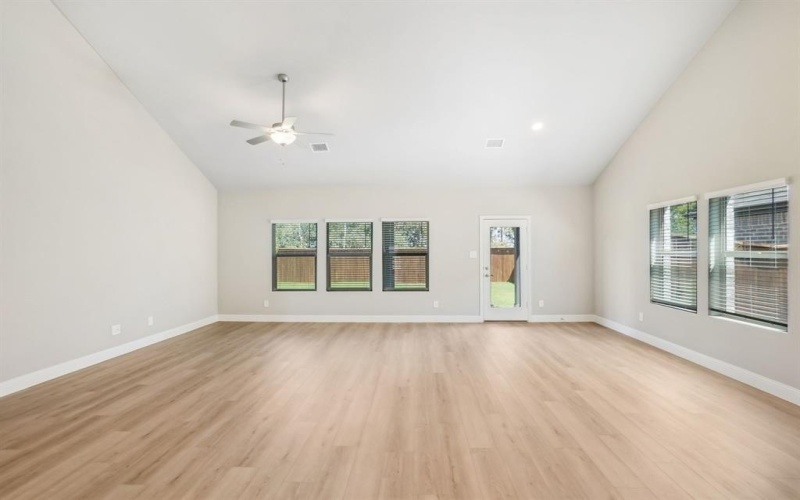 2323 Lone Star Lane, Seagoville, TX 75159, 5 Bedrooms Bedrooms, ,3 BathroomsBathrooms,Residential,For Sale,2323 Lone Star Lane,20923299