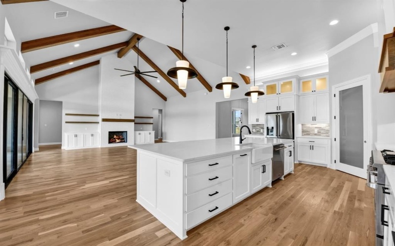 477 Royal Santana Run, Weatherford, TX 76087, 4 Bedrooms Bedrooms, ,3 BathroomsBathrooms,Residential,For Sale,477 Royal Santana Run,20923420