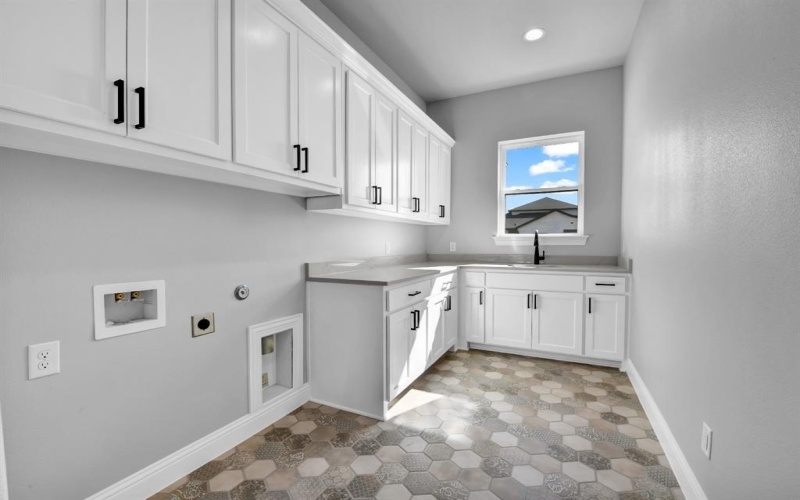 477 Royal Santana Run, Weatherford, TX 76087, 4 Bedrooms Bedrooms, ,3 BathroomsBathrooms,Residential,For Sale,477 Royal Santana Run,20923420