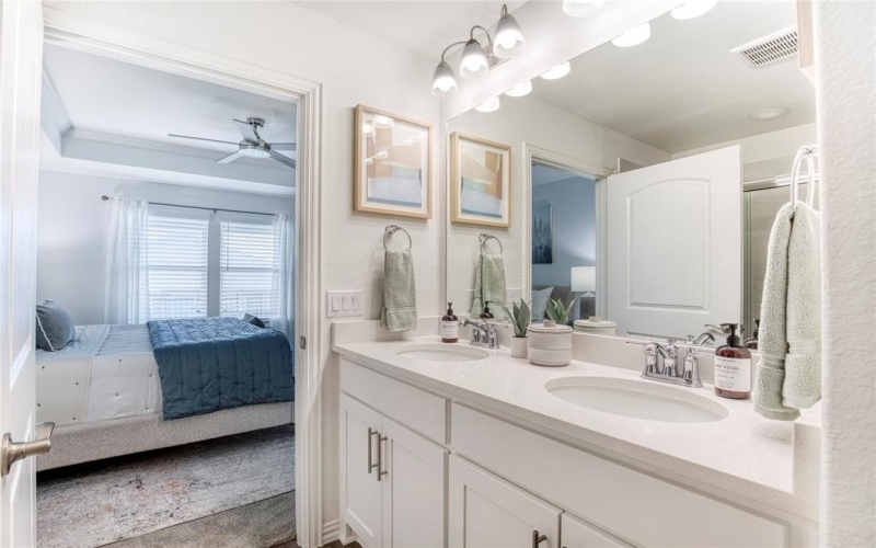 9300 Riverlight Road, McKinney, TX 75071, 2 Bedrooms Bedrooms, ,2 BathroomsBathrooms,Residential,For Sale,9300 Riverlight Road,20921571