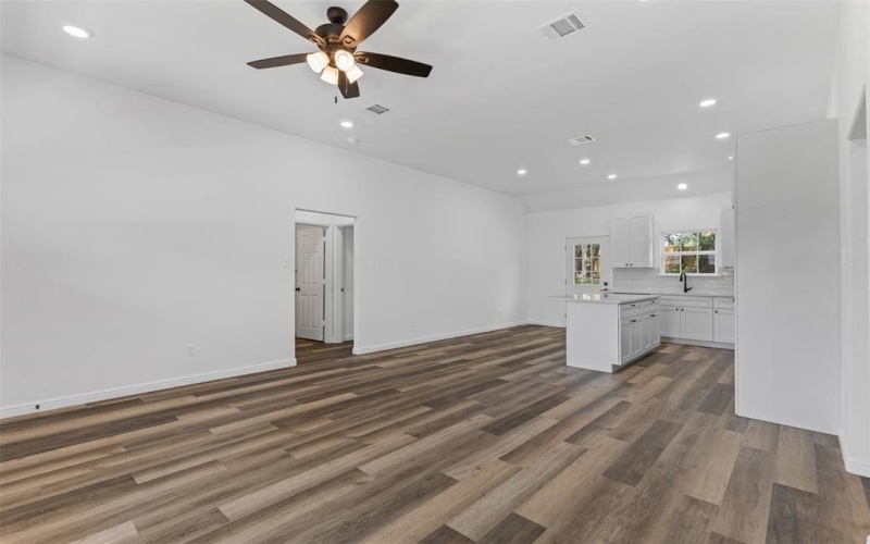 1612 Cheyenne Trail, Granbury, TX 76048, 3 Bedrooms Bedrooms, ,2 BathroomsBathrooms,Residential,For Sale,1612 Cheyenne Trail,20935910