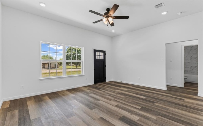 1612 Cheyenne Trail, Granbury, TX 76048, 3 Bedrooms Bedrooms, ,2 BathroomsBathrooms,Residential,For Sale,1612 Cheyenne Trail,20935910