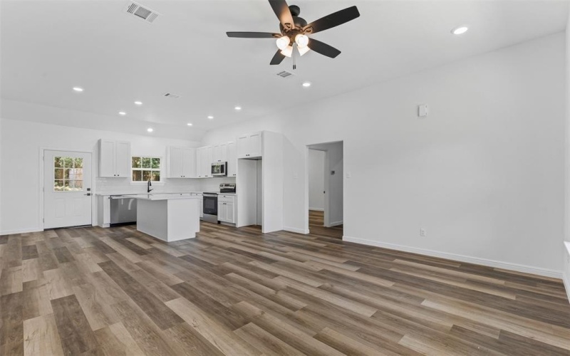 1612 Cheyenne Trail, Granbury, TX 76048, 3 Bedrooms Bedrooms, ,2 BathroomsBathrooms,Residential,For Sale,1612 Cheyenne Trail,20935910
