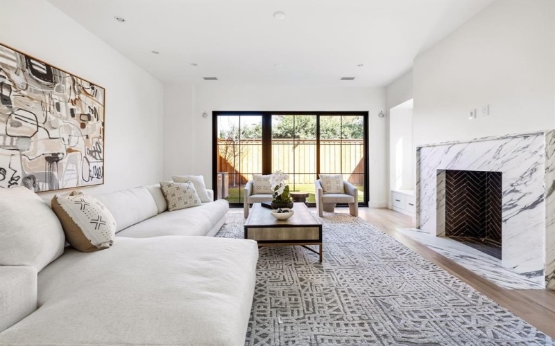 4105 Hawthorne Avenue, Dallas, TX 75219, 3 Habitaciones Habitaciones , ,3 BañosBaños,Residential Lease,En Alquiler,4105 Hawthorne Avenue,20935947