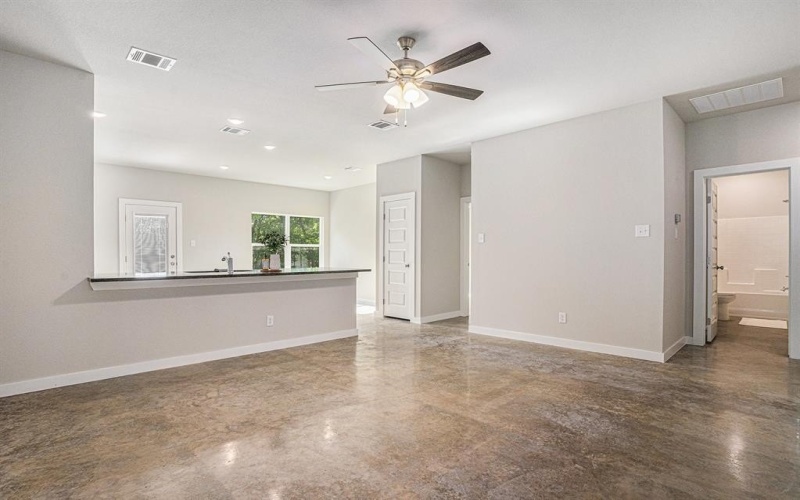 404 1/2 Evans Street, Cleburne, TX 76031, 3 Bedrooms Bedrooms, ,2 BathroomsBathrooms,Residential,For Sale,404 1/2 Evans Street,20933666