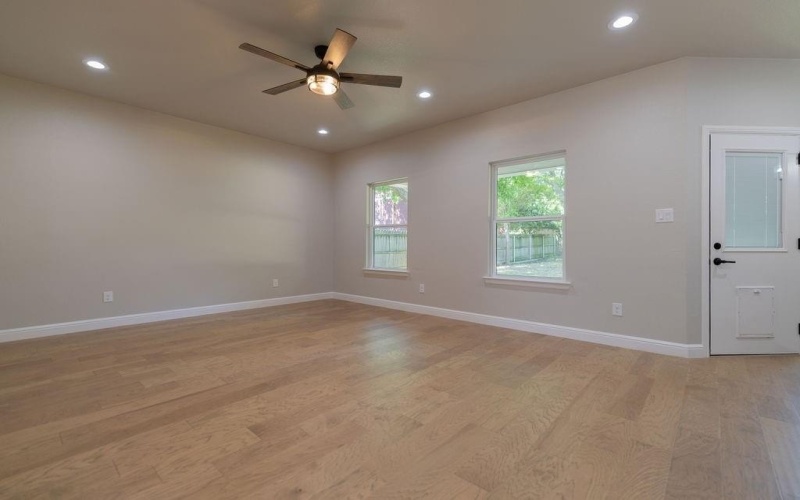 914 S Brazos Street, Weatherford, TX 76086, 3 Bedrooms Bedrooms, ,2 BathroomsBathrooms,Residential,For Sale,914 S Brazos Street,20936398