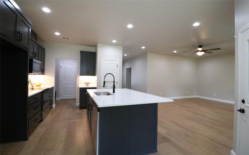 914 S Brazos Street, Weatherford, TX 76086, 3 Bedrooms Bedrooms, ,2 BathroomsBathrooms,Residential,For Sale,914 S Brazos Street,20936398