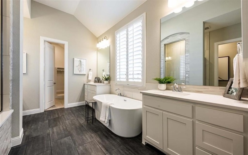 1409 Sire Court, Aubrey, TX 76227, 4 Habitaciones Habitaciones , ,5 BañosBaños,Residential,En Venta,1409 Sire Court,20930299