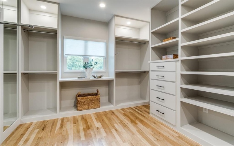 1511 Tranquilla Drive, Dallas, TX 75218, 4 Bedrooms Bedrooms, ,5 BathroomsBathrooms,Residential,For Sale,1511 Tranquilla Drive,20928125