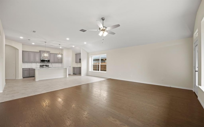 1152 Avery, Granbury, TX 76049, 4 Bedrooms Bedrooms, ,2 BathroomsBathrooms,Residential,For Sale,1152 Avery,20935070