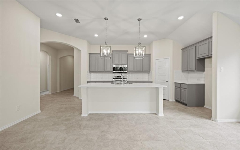 1152 Avery, Granbury, TX 76049, 4 Bedrooms Bedrooms, ,2 BathroomsBathrooms,Residential,For Sale,1152 Avery,20935070