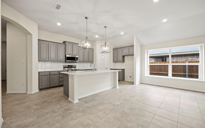 1152 Avery, Granbury, TX 76049, 4 Bedrooms Bedrooms, ,2 BathroomsBathrooms,Residential,For Sale,1152 Avery,20935070