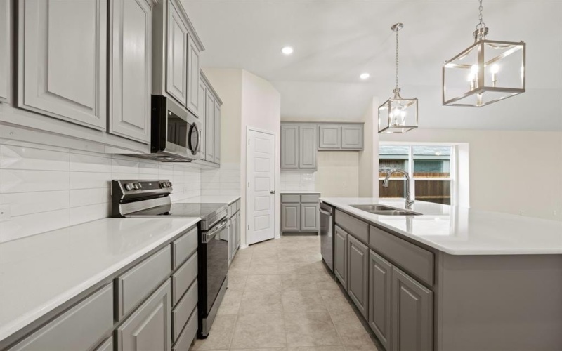 1152 Avery, Granbury, TX 76049, 4 Bedrooms Bedrooms, ,2 BathroomsBathrooms,Residential,For Sale,1152 Avery,20935070