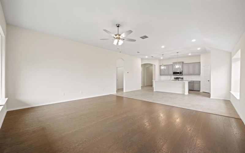 1152 Avery, Granbury, TX 76049, 4 Bedrooms Bedrooms, ,2 BathroomsBathrooms,Residential,For Sale,1152 Avery,20935070