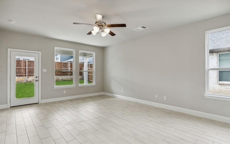 511 Lana Drive, Seagoville, TX 75159, 4 Bedrooms Bedrooms, ,2 BathroomsBathrooms,Residential,For Sale,511 Lana Drive,20928327