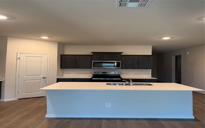 13125 QUINTIN Drive, Providence Village, TX 76227, 3 Habitaciones Habitaciones , ,2 BañosBaños,Residential Lease,En Alquiler,13125 QUINTIN Drive,20937440