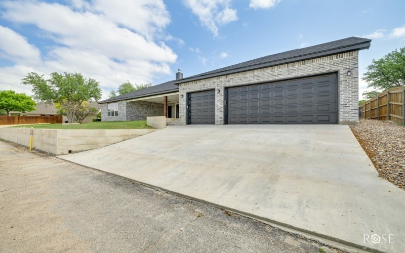 2734 Oak Hills Trail, San Angelo, TX 76904, 4 Bedrooms Bedrooms, ,5 BathroomsBathrooms,Residential,For Sale,2734 Oak Hills Trail,127142