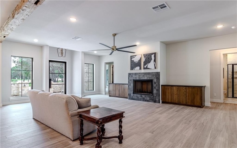 1136 Queen Elizabeth Drive, McGregor, TX 76657, 4 Bedrooms Bedrooms, ,3 BathroomsBathrooms,Residential,For Sale,1136 Queen Elizabeth Drive,227798
