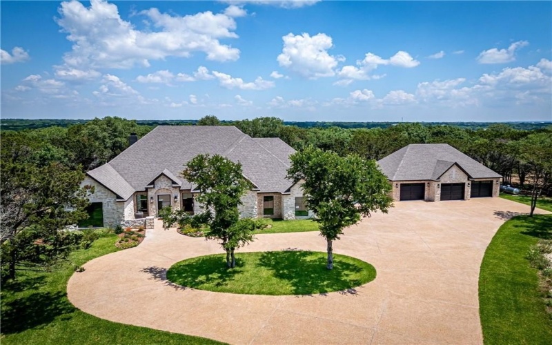 1136 Queen Elizabeth Drive, McGregor, TX 76657, 4 Bedrooms Bedrooms, ,3 BathroomsBathrooms,Residential,For Sale,1136 Queen Elizabeth Drive,227798