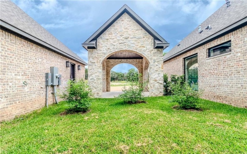 1136 Queen Elizabeth Drive, McGregor, TX 76657, 4 Bedrooms Bedrooms, ,3 BathroomsBathrooms,Residential,For Sale,1136 Queen Elizabeth Drive,227798