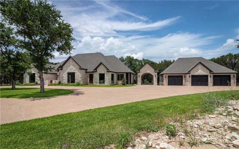 1136 Queen Elizabeth Drive, McGregor, TX 76657, 4 Bedrooms Bedrooms, ,3 BathroomsBathrooms,Residential,For Sale,1136 Queen Elizabeth Drive,227798