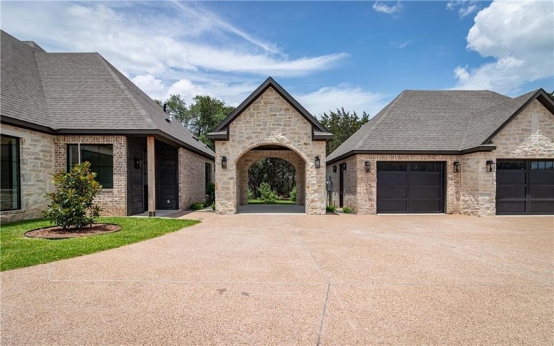 1136 Queen Elizabeth Drive, McGregor, TX 76657, 4 Bedrooms Bedrooms, ,3 BathroomsBathrooms,Residential,For Sale,1136 Queen Elizabeth Drive,227798