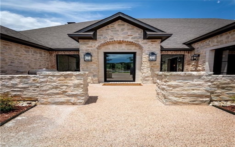 1136 Queen Elizabeth Drive, McGregor, TX 76657, 4 Bedrooms Bedrooms, ,3 BathroomsBathrooms,Residential,For Sale,1136 Queen Elizabeth Drive,227798