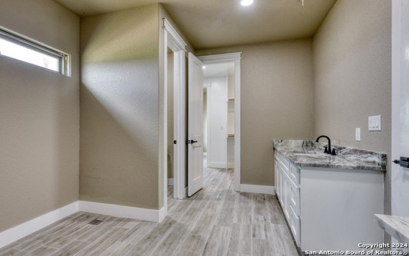 982 Horsehoe falls, Bandera, TX 78003, 4 Bedrooms Bedrooms, ,2 BathroomsBathrooms,Residential,For Sale,982 Horsehoe falls,1774292