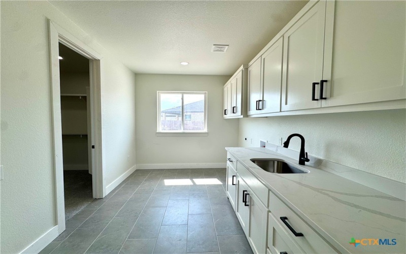 5501 Hollow Loop, Salado, TX 76571, 3 Bedrooms Bedrooms, ,2 BathroomsBathrooms,Residential,For Sale,5501 Hollow Loop,577427