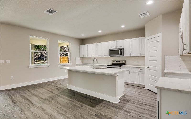 21812 Oxford Drive, Lago Vista, TX 78645, 4 Bedrooms Bedrooms, ,2 BathroomsBathrooms,Residential,For Sale,21812 Oxford Drive,564317